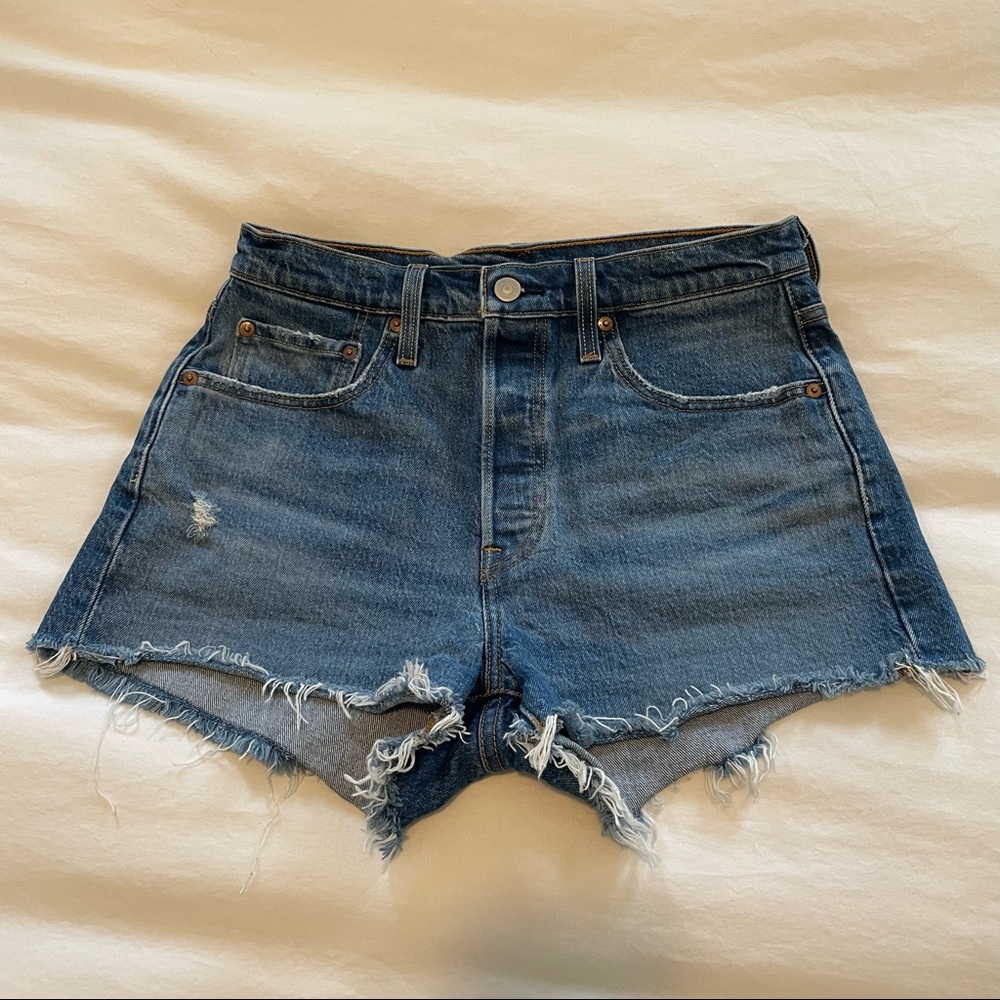 Levi’s Ribcage Shorts